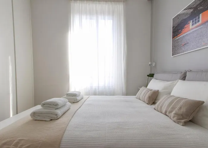 Luxury And Spacious Apartment